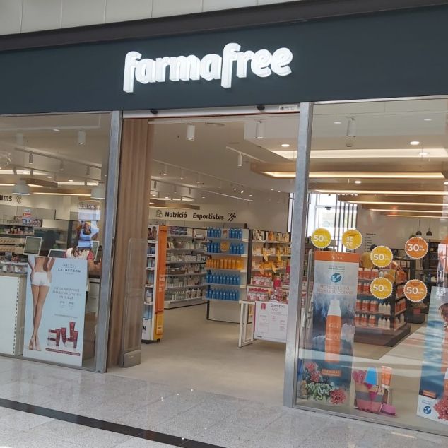 FarmaFree és un dels establiments oberts a Mataró Parc