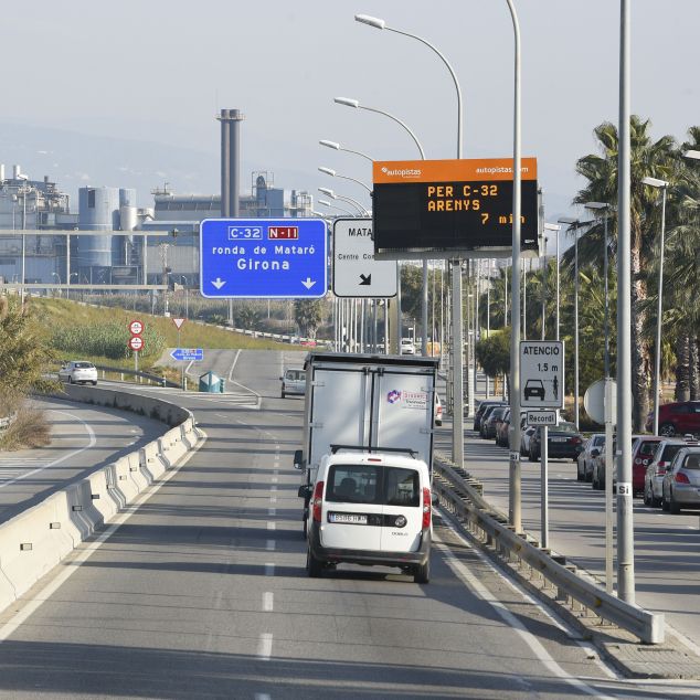 La carretera Nacional II, entrada i sortida del terme municipal de Mataró
