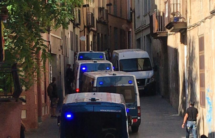 El desallotjament del carrer Sant Simó. Foto: Cedida