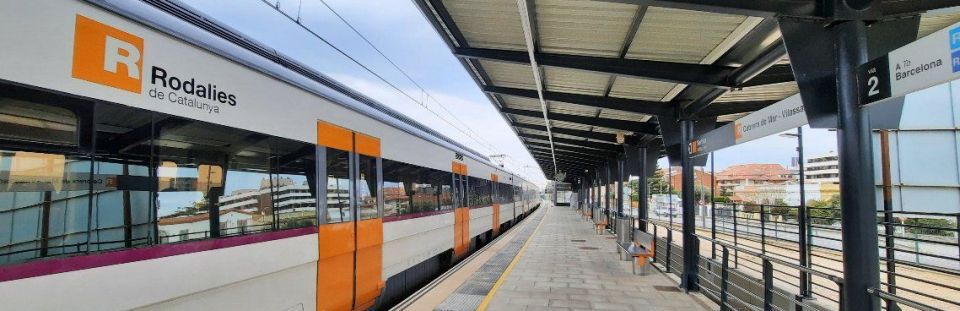 Un tren a una estació de Rodalies al Maresme primer dia. Foto: Renfe