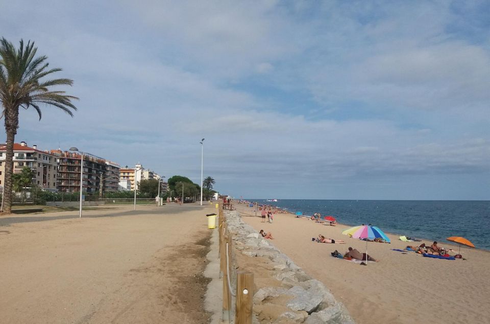 Pineda, la primera platja lliure de fum del Maresme.