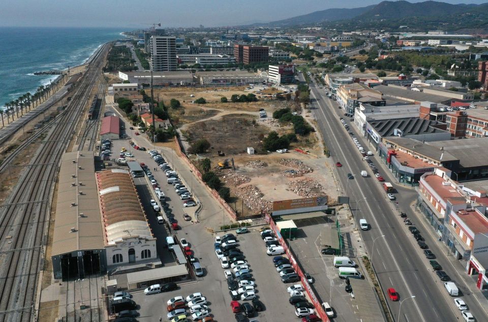 Vista del sector d'Iveco-Renfe,  l'últim gran solar de Mataró a primera línia de mar. Foto: Ajuntament