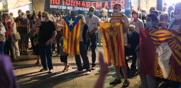Manifestació en contra de la detenció de Puigdemont a Itàlia, a Mataró. Foto: R. Gallofré