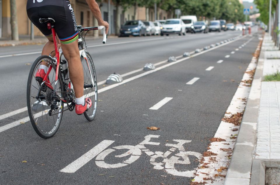 Carril bici anella ciclista mobilitat bicicleta patinet zona 30. Foto: R.Gallofré