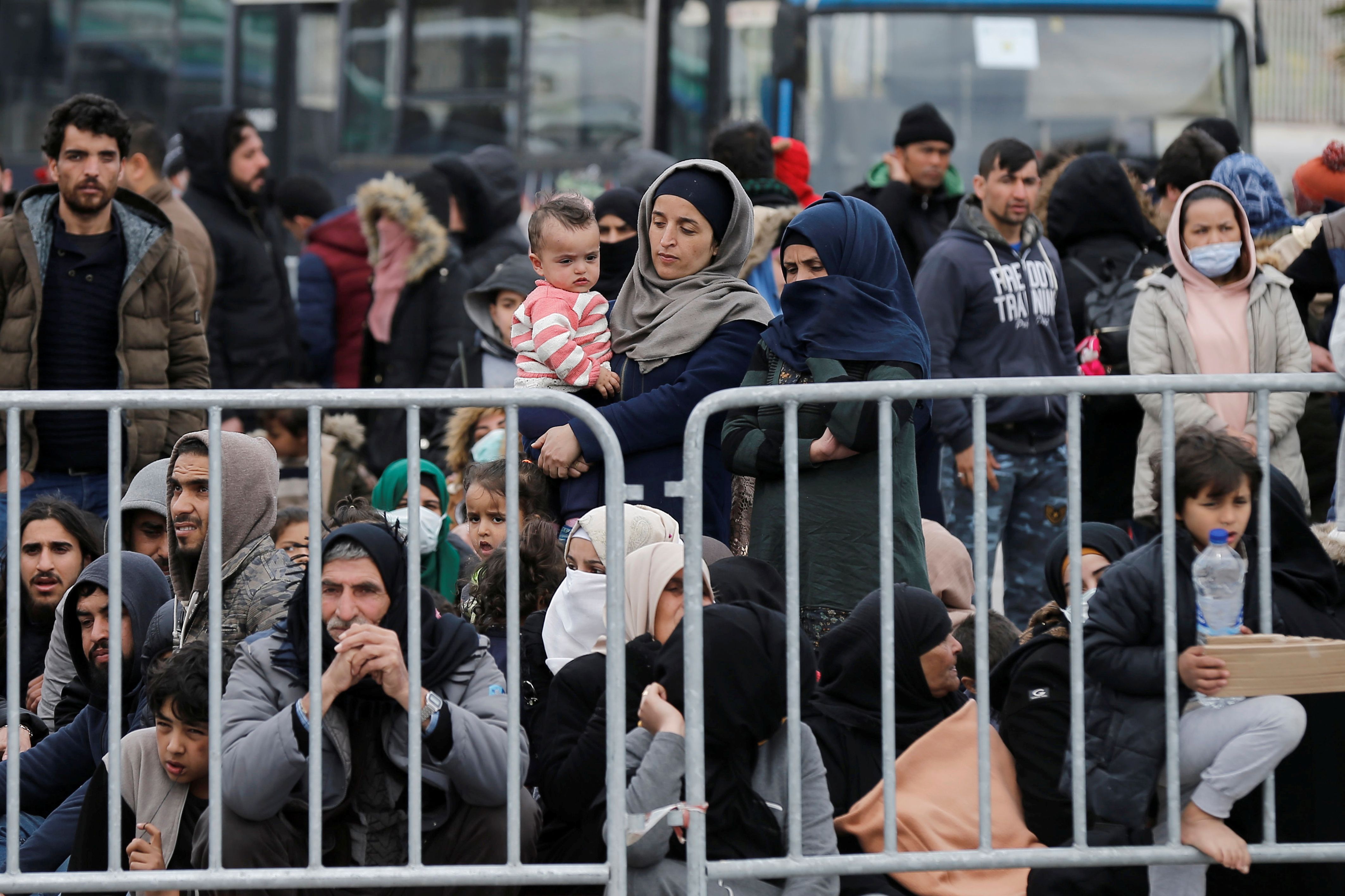 Ситуация с мигрантами в россии на сегодня. Мигранты в Греции. Беженцы в Германии 2021.