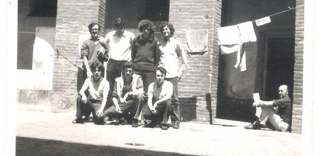 Pati de la Presó de Mataró, amb alguns joves presos polítics antifranquistes: Jordi Casals, Jordi Nonell, Josep Maria Fradera, Jaume Calsapeu, Joaquín Sánchez Musta, Luis Fernández i Jesús Nieto (maig de 1971)