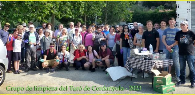Els voluntaris de neteja del Turó i el parc