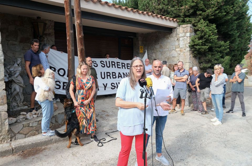 Protesta veïns de Les Sureres. Foto: R.Gallofré