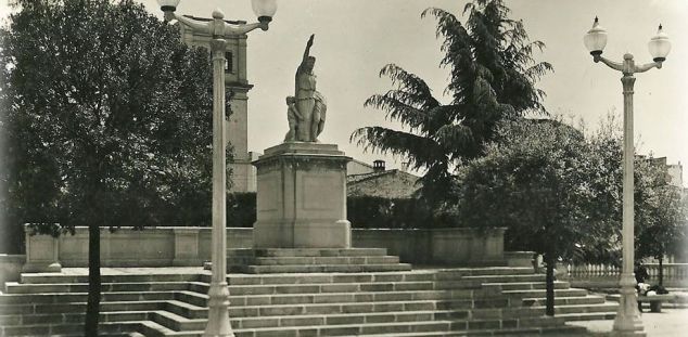 Antic monument Caiguts Mataro