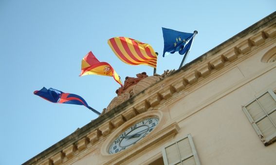 Façana de l'Ajuntament de Mataró .