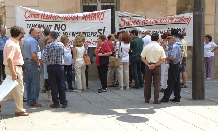 Protestes dels treballadors pel tancament dels cinemes a Mataró