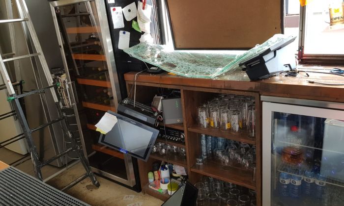 El restaurant Leks Thai de Mataró, destrossat per dos lladres i vàndals